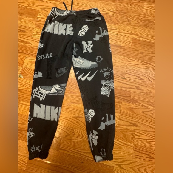 Nike Sportswear Club Fleece Men's Printed Joggers- Medium - EUC - Picture 7 of 11